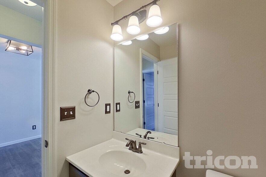 Building Photo - 5128 Seckman Ridge Way