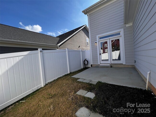 Building Photo - 108 Keats Aly