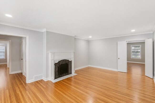 Building Photo - 37 N Century St