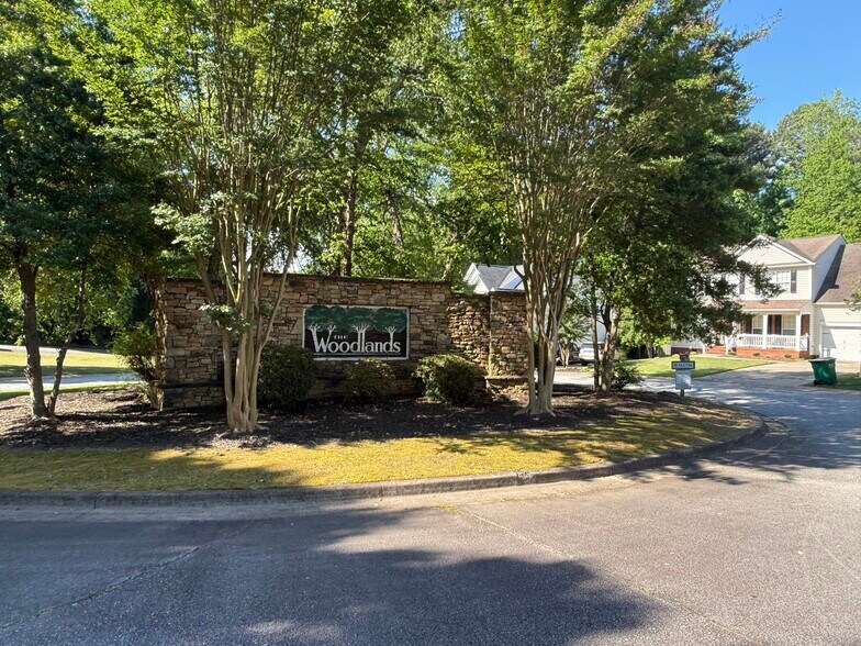 Subdivision entrance - 424 W Abington Way