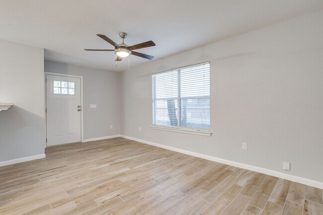 Building Photo - 2618 Bomar Ave
