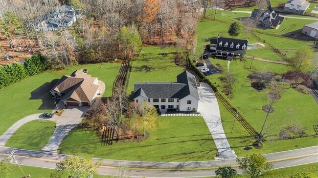 Building Photo - 2386 Trinity Church Rd