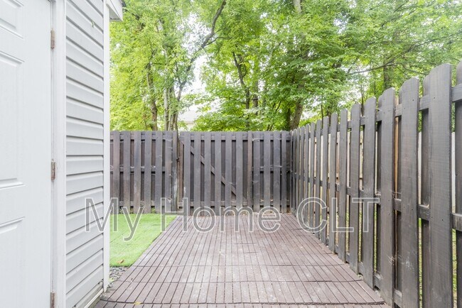 Building Photo - 1766 Forest Side Ln