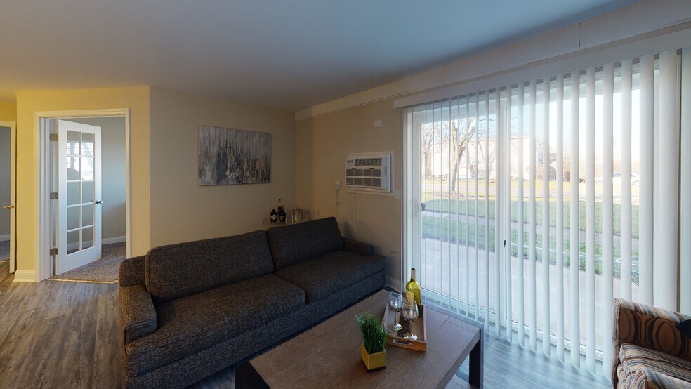 Saratoga Place Apartments & Townhomes 3400 Queensway Dr Erlanger KY