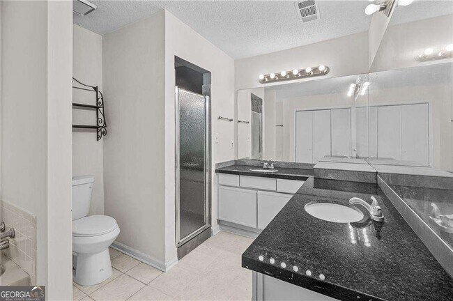 Building Photo - 990 Chapman Ln