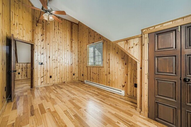 Building Photo - 515 W San Miguel St