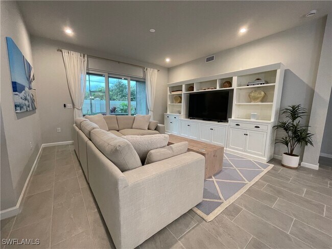 Building Photo - 4676 Arboretum Cir