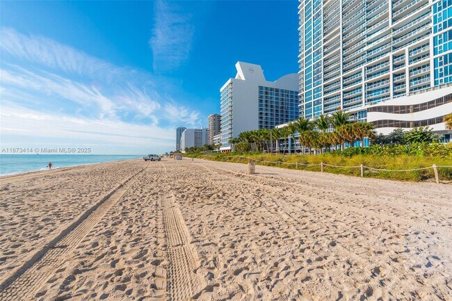 Building Photo - 6801 Collins Ave