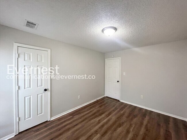 Building Photo - 6571 Ashland Dr