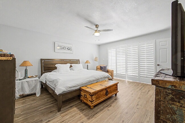 Building Photo - Furnished Luxury Condo in Guard-Gated Casa Del Monte | Prime Old Town Scottsdale Location
