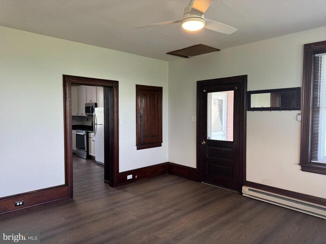 Building Photo - 3009 Ridge Pike