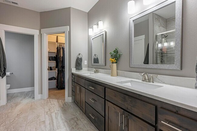 Building Photo - Modern 4BD/3BA Rental with Garage & Fenced...