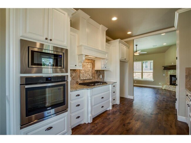 Building Photo - NEWER HOME  FOR LEASE IN EDMOND