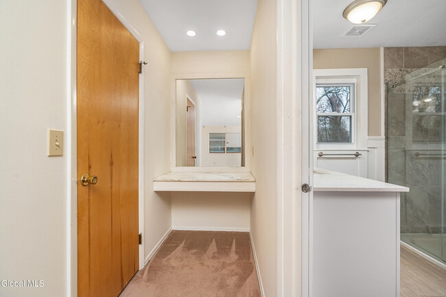 Building Photo - 3 Springwood Manor Dr