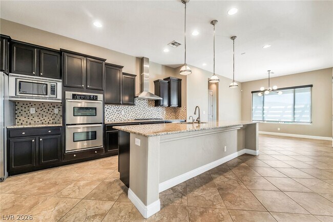 Building Photo - 2501 Luberon Dr
