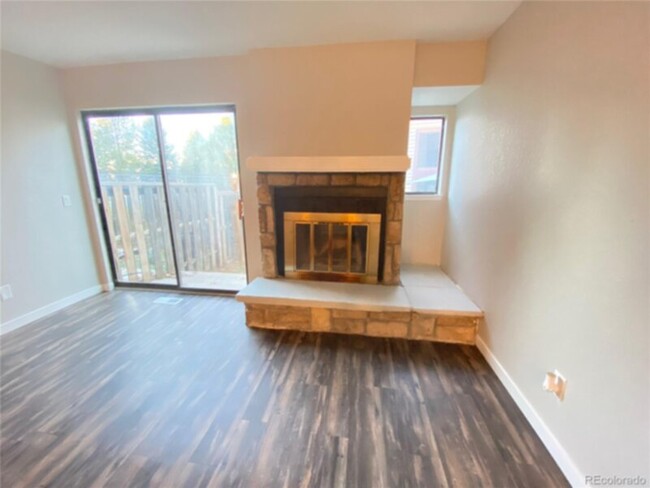 Building Photo - Charming 2-Bedroom Townhome in the America...