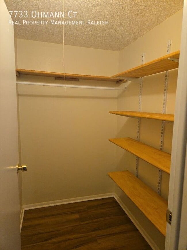 Building Photo - 7733 Ohmann Ct