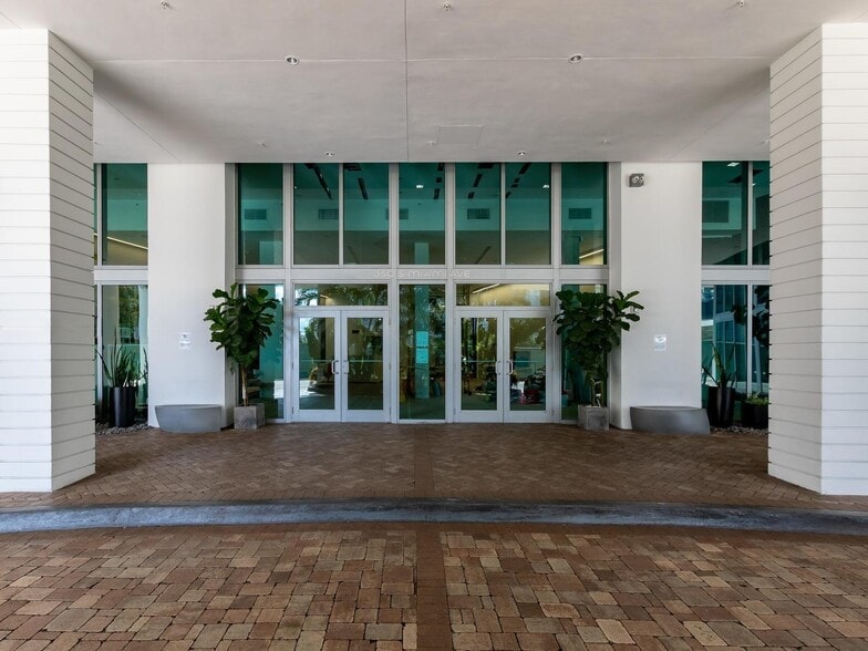 Building Photo - 350 S Miami Ave