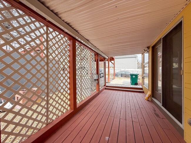Building Photo - 5 Avondale Ave