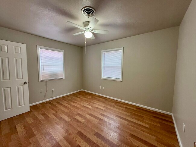 Building Photo - 505 E 37th St