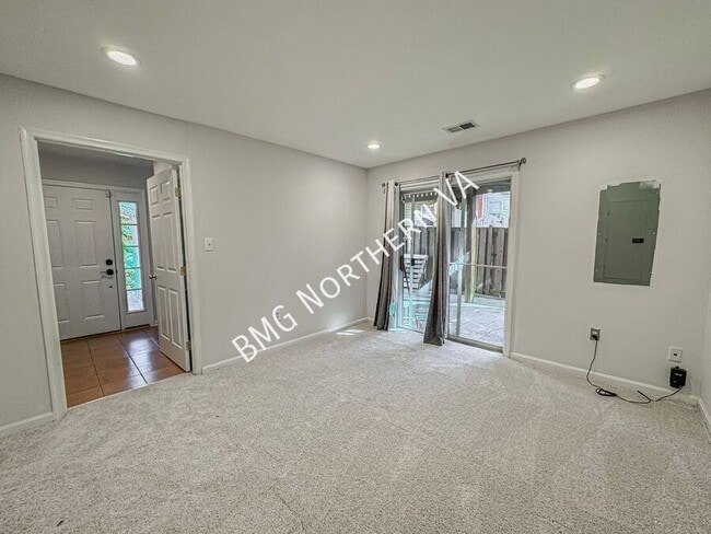 Building Photo - 4647 Flatlick Branch Dr