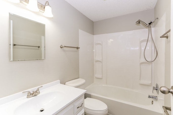 Building Photo - 2710 Moundcrest St