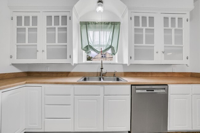 Building Photo - 1309 St Marys Blvd