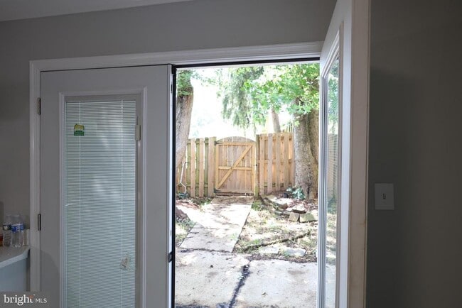 Building Photo - 2905 Wren Ct