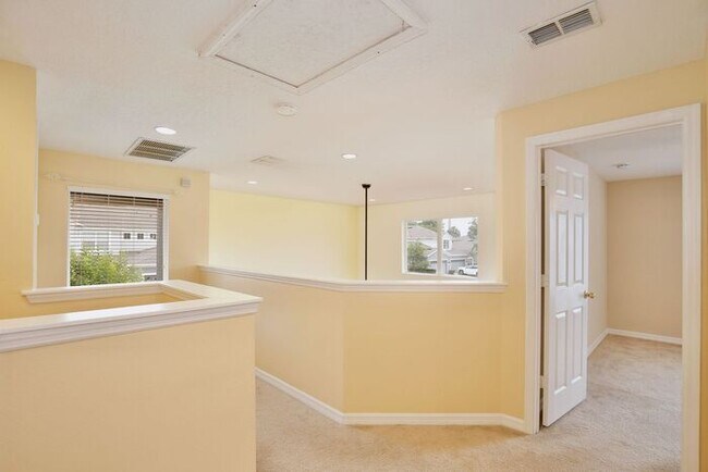 Building Photo - Luxury 3BR/3BA Townhome with 2-Car Garage in Gated Greystone – Sanford