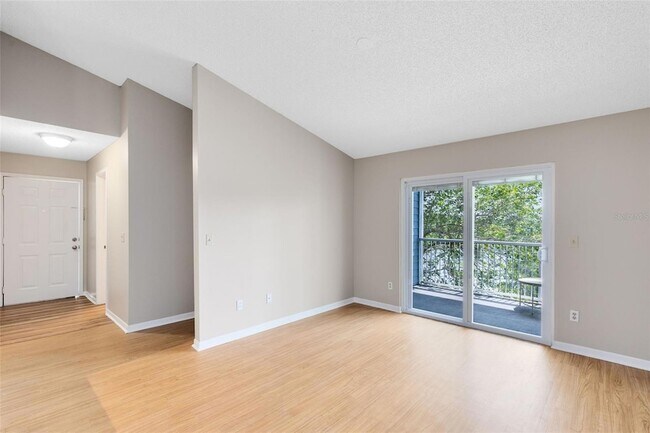 Building Photo - 2533 Grassy Point Dr