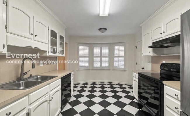 Building Photo - 1050 Independence Ct