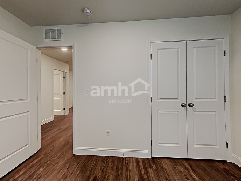 Building Photo - 330 Timber Kate Pl