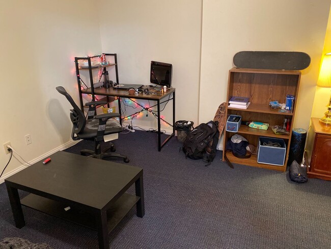 Building Photo - 303 Warner St