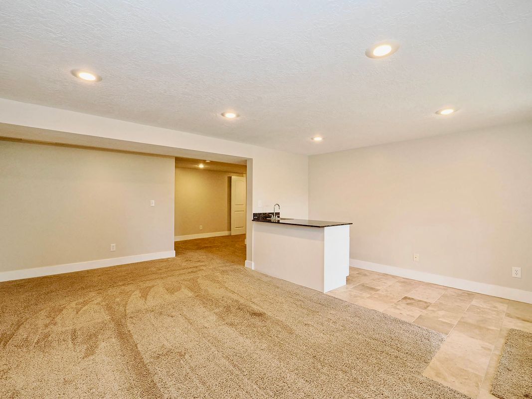 Building Photo - 2850 S 2750 E