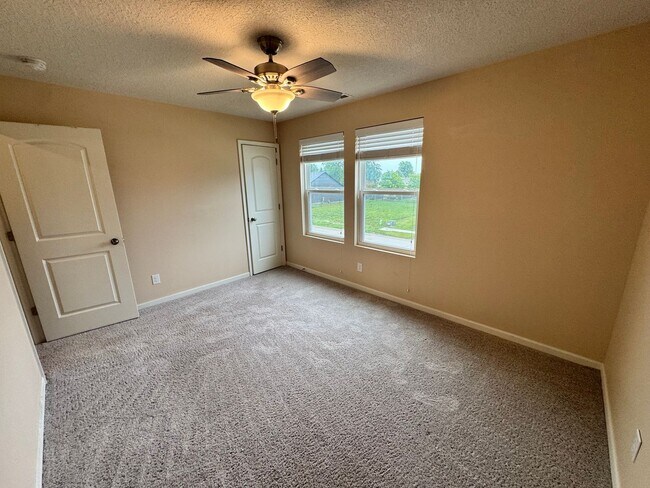 Building Photo - Dream House!! 4 Bedroom 3 Bath House in Davenport is a MUST SEE!!