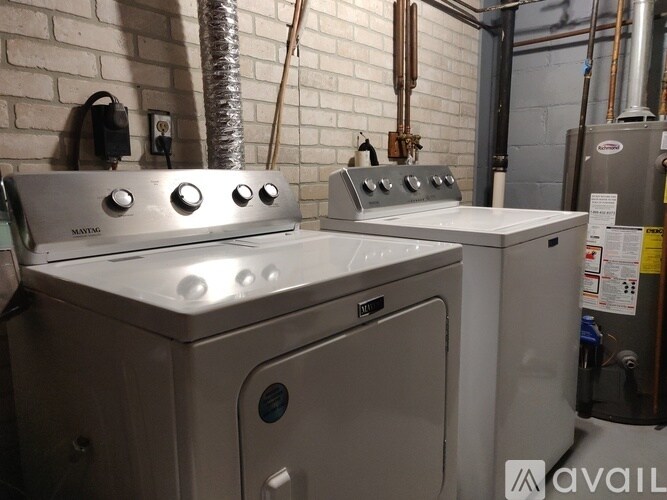 LAUNDRY - 2131 14th St