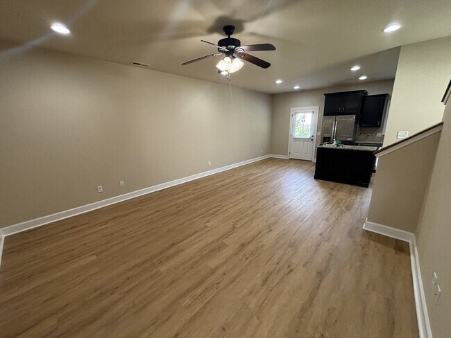 Building Photo - Spacious 3-Bed 2.5 Bath Townhome for Rent in Algood
