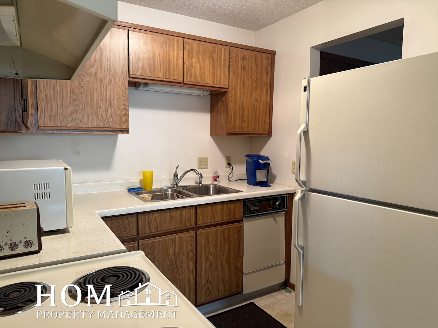 Building Photo - 1701 Pleasant View Dr