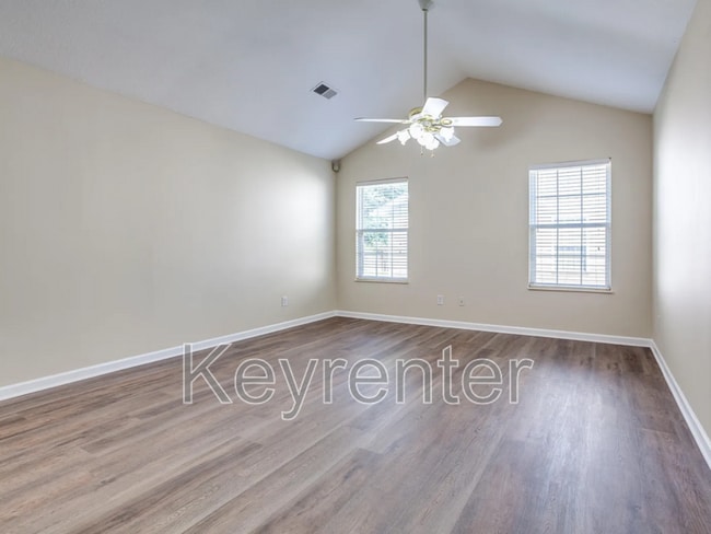 Building Photo - 947 Spring Park Rd