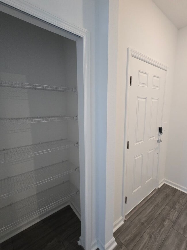 Building Photo - 3 bedroom 2.5 Bath in Tara Baywood