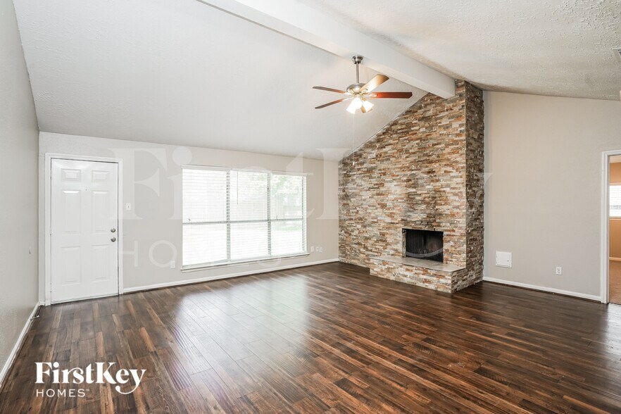 Building Photo - 17927 Lake Manor Dr