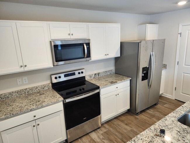 Building Photo - Single Family 4 BR, 2.5 Bath Rental in Broadway, Only 2 Years Old, Available in January 2026