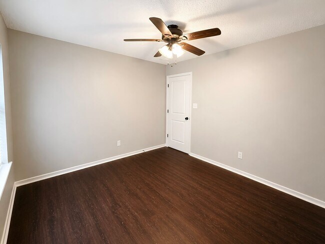 Building Photo - Amazing Quality and Value! Jenks Schools!