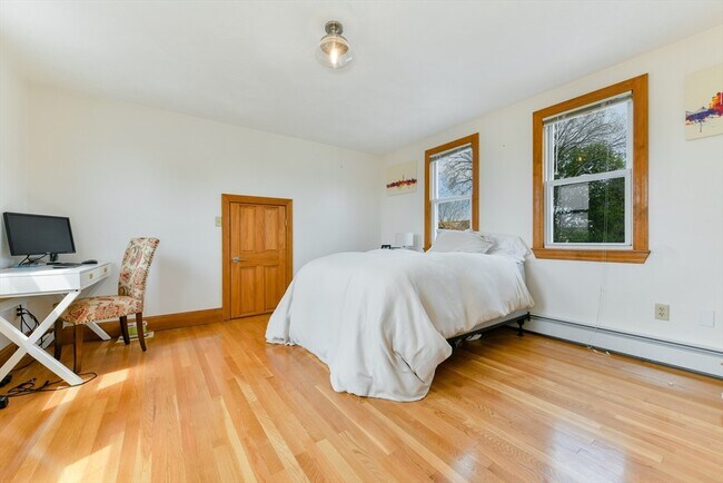 Building Photo - 33 Farragut Ave