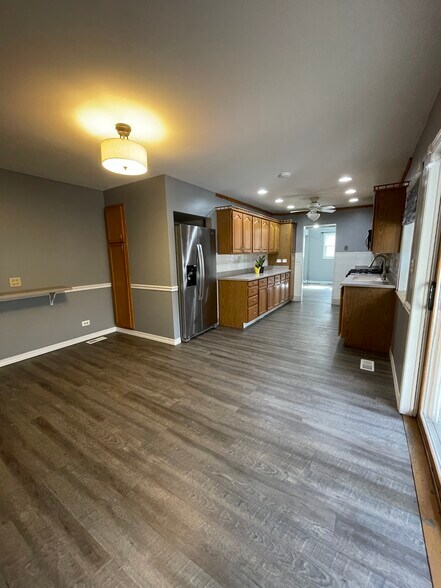 Building Photo - 1105 E Ardyce Ln