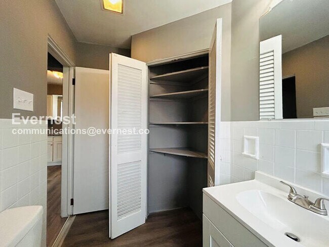 Building Photo - 763 Shaw Ave