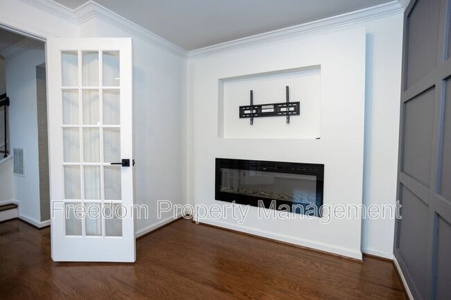 Building Photo - 2023 Serviceberry Rd