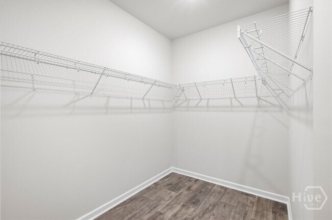 Building Photo - 142 Bottlebrush Dr