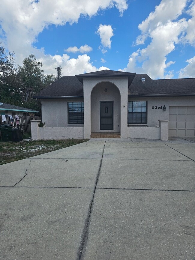 Building Photo - 6391 Gateway Ave