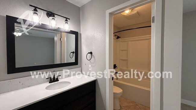 Building Photo - 18430 Niagara Dr